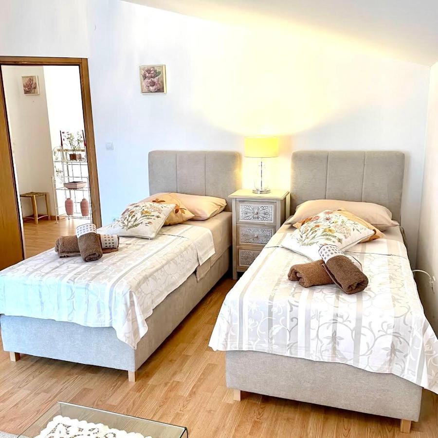 Dalmatian Village Charm - Spacious Villa With Pool Near Trogir Primorski Dolac 외부 사진