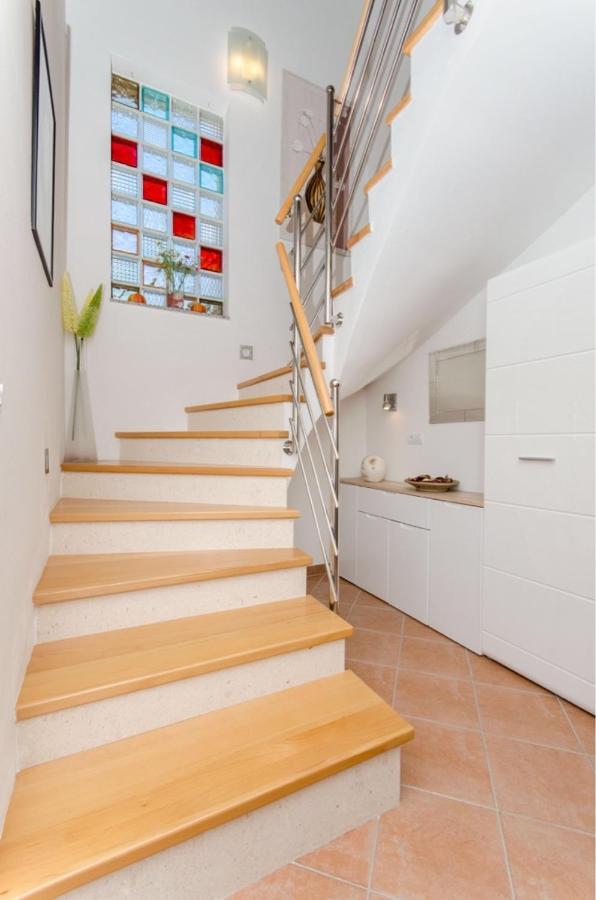 Dalmatian Village Charm - Spacious Villa With Pool Near Trogir Primorski Dolac 외부 사진